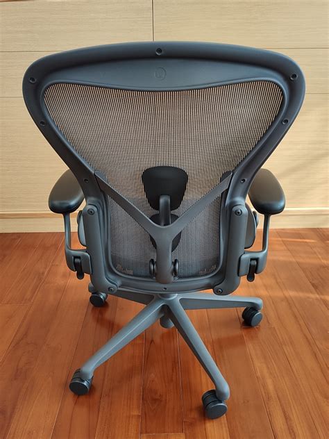 View gallery ( 30 ) for iconic comfort — aeron is our most admired and recognized ergonomic office chair. Herman Miller Aeron 2.0人體工學椅 經典再進化 (全功能) - Mobile01