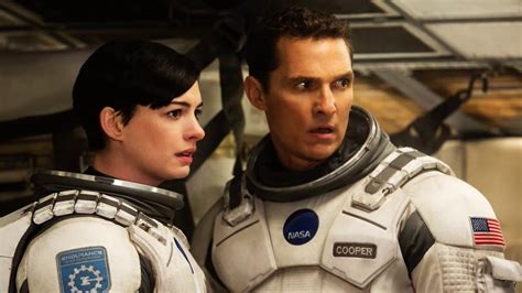 Erst in diesem jahr gelang forschern das erste bild eines schwarzen lochs im universum. INTERSTELLAR: Was Passiert Im Schwarzen Loch?! - YouTube