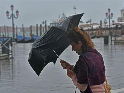 Check spelling or type a new query. Pioggia, grandine e acqua alta. Il maltempo assedia il ...