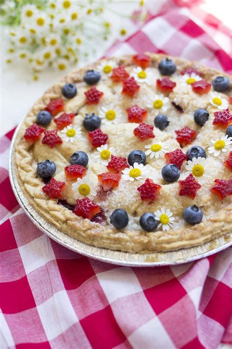 Maybe you would like to learn more about one of these? 4th of July Dessert Hacks - Freutcake