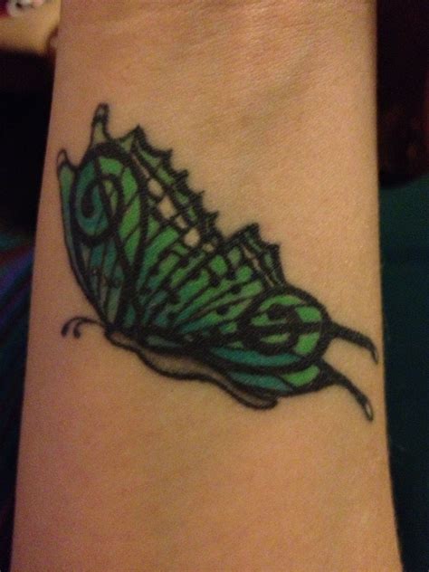 Individuelle tattoos & piercings, hygienisch und hochwertig in angenehmer atmosphäre gestochen. Beautiful musical butterfly done by Jody at Bittersweet ...