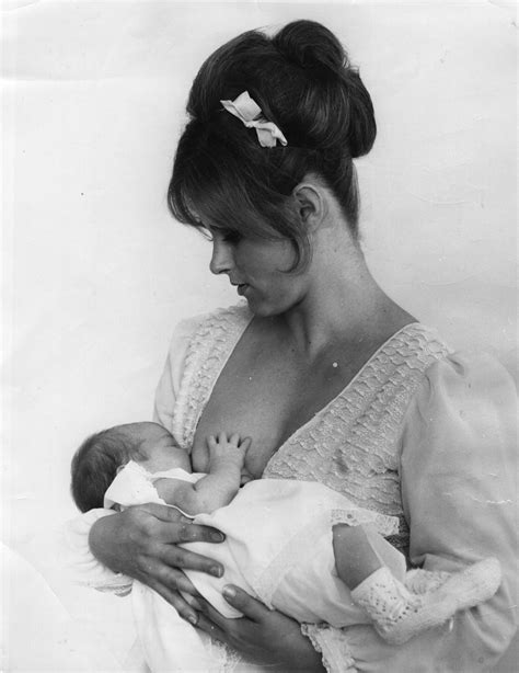 28 vintage breastfeeding photos full of love and strength