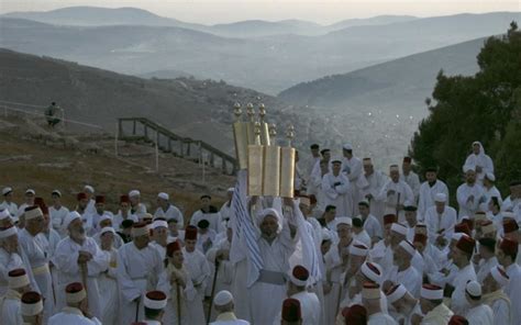 Atop Holy Mount Samaritans Mark Biblical Festival Of Shavuot The
