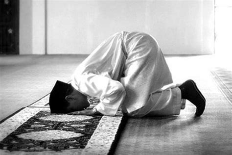 Ustadz Adi Hidayat Beberkan Doa Dalam Sujud Yang Salah Pantas Allah