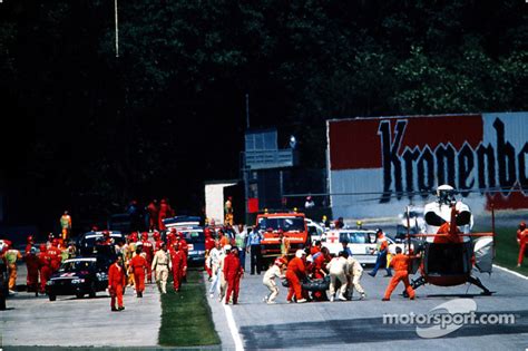 Mai 2021, gestern und dieser woche. The fatal crash of Ayrton Senna at Tamburello: Ayrton ...