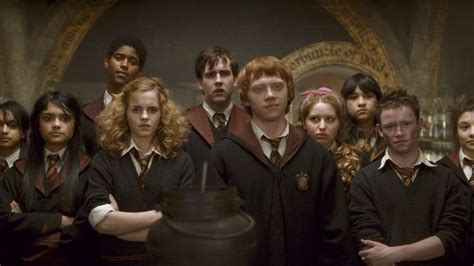 8 Urutan Film Harry Potter yang Benar dari Awal Hingga Akhir