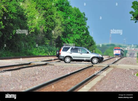 Lafox Illinois Usa A Vehicle Going Over Union Pacific Tracks As A