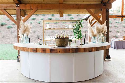 18 Bar Decor Ideas For Your Wedding