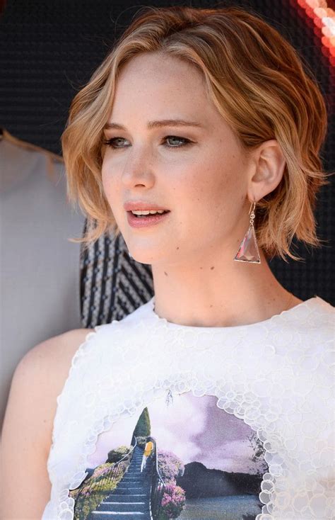 Jennifer Lawrence Short Wavy Cut Jennifer Lawrence Celebrity Short Hair Jennifer Lawrence