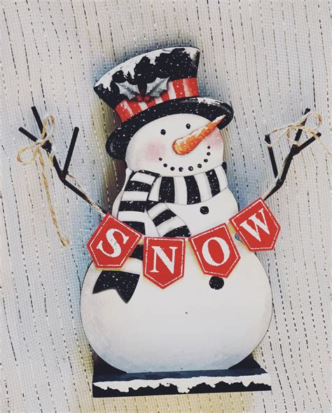 Wooden Frosty Snowman With Snow Banner Knot And Nest Designs