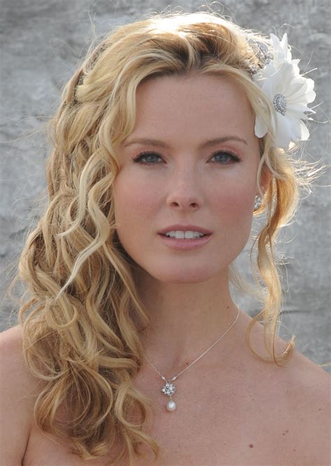 20 Romantic Bridal Hairstyles Pictures Magment