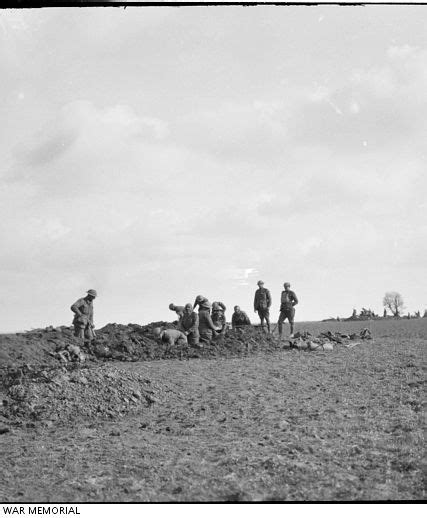 Wwi 29 March 1918 Infantrymen Of The 3rd Division Digging A New
