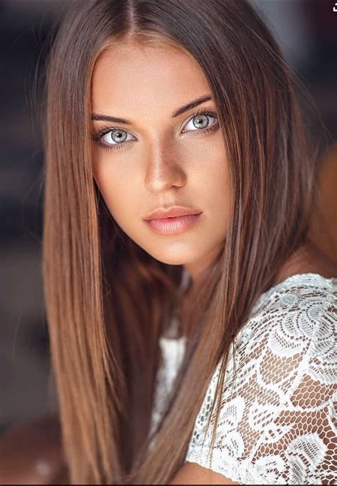 Pin By Peterc On Beautiful 2 Extremely Attractive Women Brunette