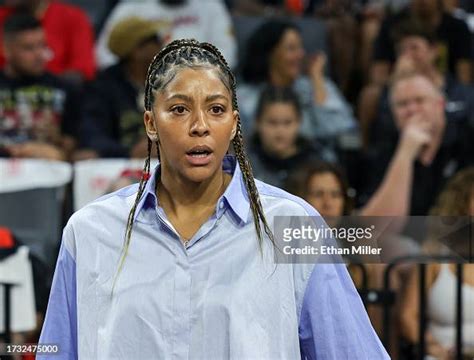 Candace Parker Of The Las Vegas Aces Looks On From The Bench Before Nachrichtenfoto Getty