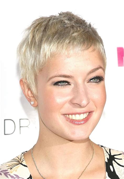 Short haircuts for elderly women. Very Short Haircuts for Older Women - 15+