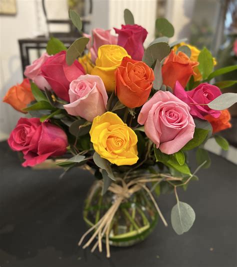 Rosey Day Bouquet 2 Dozen In Salem Nh Ford Flower Co