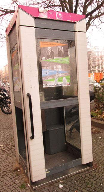 Fasse Dich Kurz Geschichten An Der Telefonzelle Friedrichshain