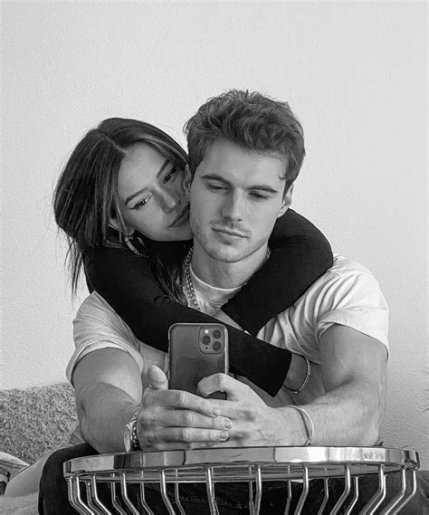 Pin By Ella Bromage On Love In 2021 Cute Relationship Pics Cute