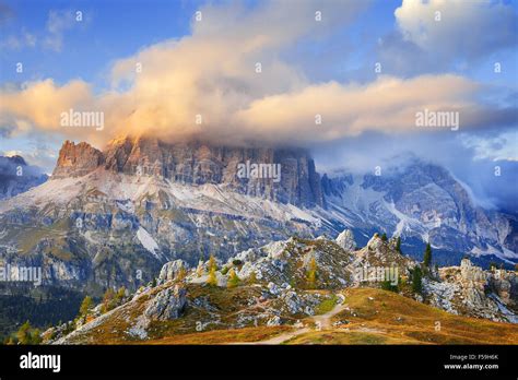 Mount Lagazuoi Falzarego Path Dolomites Stock Photo Alamy