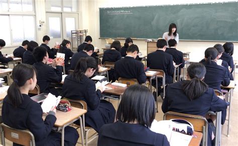 授業風景（英語） 岡山県立高梁高等学校