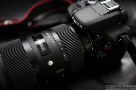 Build quality is very solid with high quality plastics used for much of the lens barrel. Review: Sigma 18-35mm f1.8 (Canon EF) - The Phoblographer