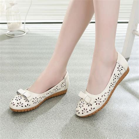 Women Flat Shoes 2018 New Fashion Leather Womens Slip On Comfortable