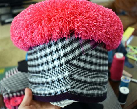 How to make a Hmong Hat | Phuam | ROSES AND WINE