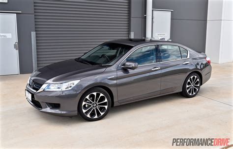 This latest test car weighed in at a trim 3377 pounds, three pounds less than honda's official number. Honda Accord Sport Hybrid review (video) | PerformanceDrive
