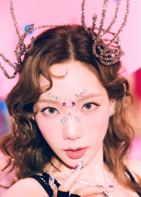 Girls Generations Taeyeon Sooyoung And Seohyun Turn Into Intergalactic Fairies In The Latest