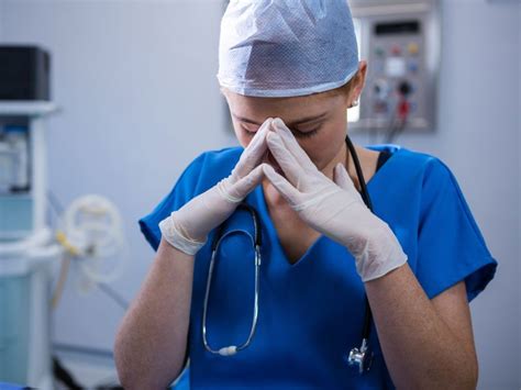 Nurses Most At Risk For Covid 19 Hospitalization Medicinenet Health News