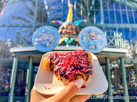 Review New Mickey Beignets Released In Disney World The Disney Food Blog