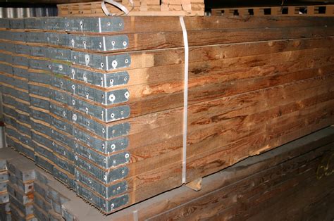 Banded Scaffold Plank Board 225x63mm 24m 9x25 8ft Goodwins