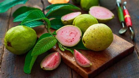 Home » blog » benefits » 8 health benefits of guava and guava leaves. 8 Health Benefits of Guava Fruit and Leaves