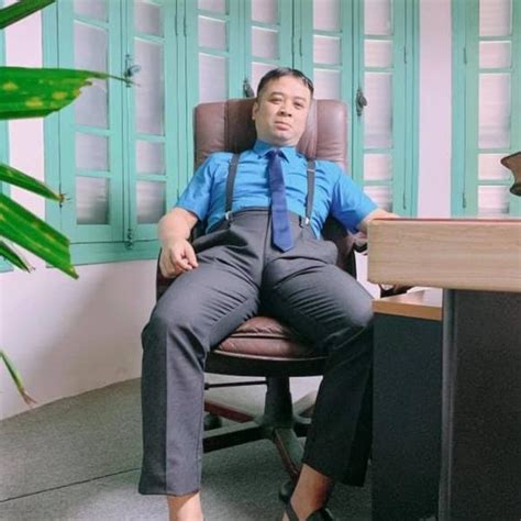 Dàn diễn viên chân thật và tròn vai. Cuộc sống ngoài đời của 'ông chủ quán cà phê' với màn tấu ...