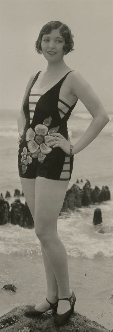 beach flappers 31 gorgeous vintage photos of fashionable girls in their swimsuits in the 1920s