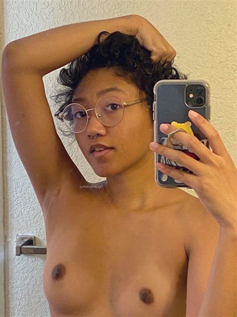 Nude Selfies Clothed Selfies Scrolller