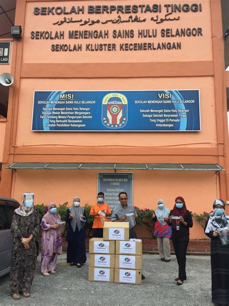 Ketibaan tuan pengarah telah disambut oleh ppad hulu selangor, kapten hilmi bin husman serta. Perodua Sumbang Pelindung Muka Kepada Sekolah di Hulu Selangor | Gohed Gostan