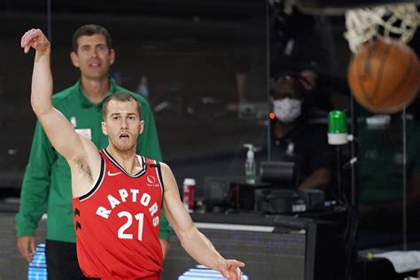 Matthew matt thomas (nacido el 4 de agosto de 1994 en onalaska, wisconsin) es un jugador de baloncesto estadounidense que actualmente pertenece a. Onalaska's Matt Thomas scores 10, as Celtics blowout Raptors - WKTY