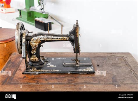 Old Textile Machine Hi Res Stock Photography And Images Alamy
