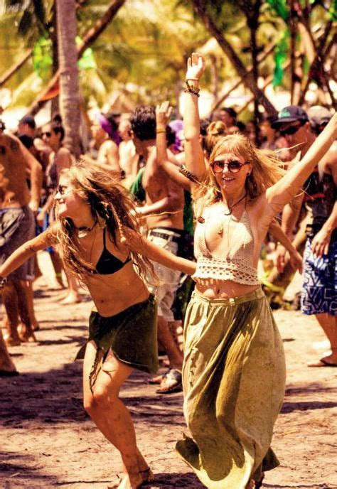 ﾟupziya Photo In 2020 Woodstock Hippies Hippie Lifestyle Hippie