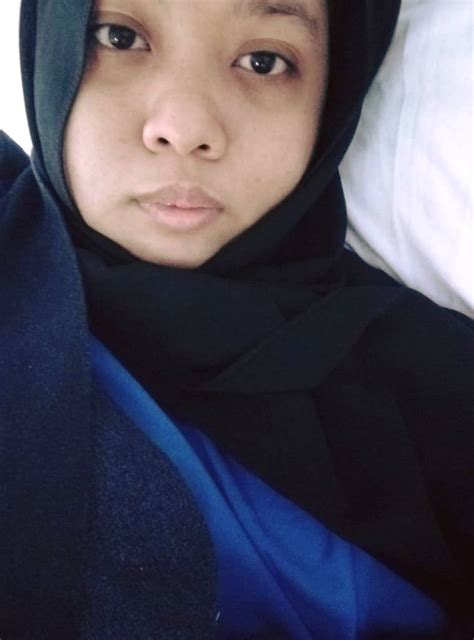 Dalam pertapaan, hadirlah sosok khodam seorang putri berparas cantik, wajahnya bersinar, senyum bibir dan pandangan matanya dapat membuat siapapun takluk melihatnya. Perut Dah Macam Mengandung 7 Bulan, Rupanya Ada Cyst ...