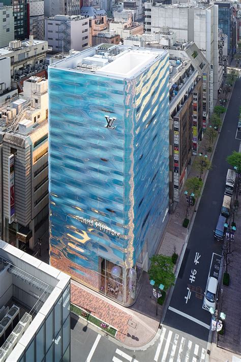 Louis Vuitton Ginza Namiki Stores Is A Shimmering Sea Inspired Façade