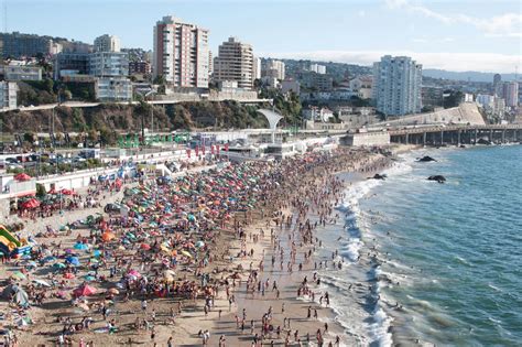 It's the most important beach in the country. The Gill Family: Chile: Viña del Mar