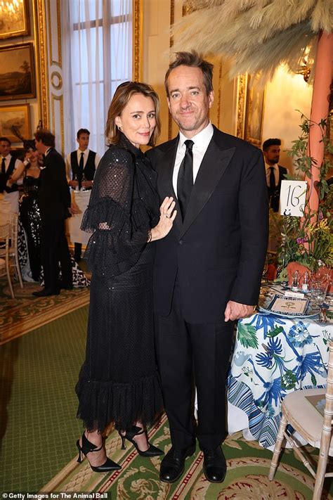 Keeley Hawes And Husband Matthew Macfadyen Put On A Loved Up Display Daily Mail Online