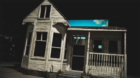 Stepping Into The Texas Chain Saw Massacre Mini House With Morbid