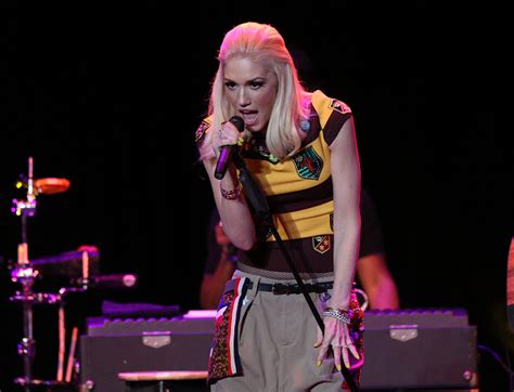 Gwen Stefani New Dip Dyed ‘do As ‘hollaback Girl Reaches 10th Anniversary Watch Photos