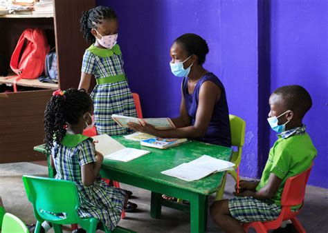 Comment pour qui et pour quels métiers. Essai photo : Réouverture des écoles après dix mois de ...