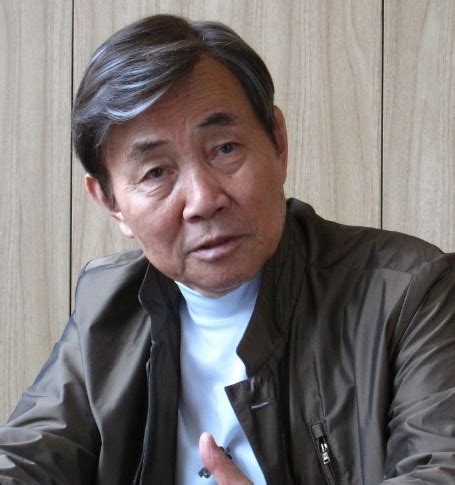 더불어민주당 문정복(53) 의원은 23일 탈북민 출신인 미래통합당 태영호 의원의 발언에 대해 변절자의 발악으로 보였다고 했다. 양택조 사위 어머니 아들