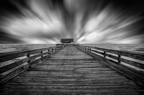Join The 500 Contrasts In Black And White Photo Contest