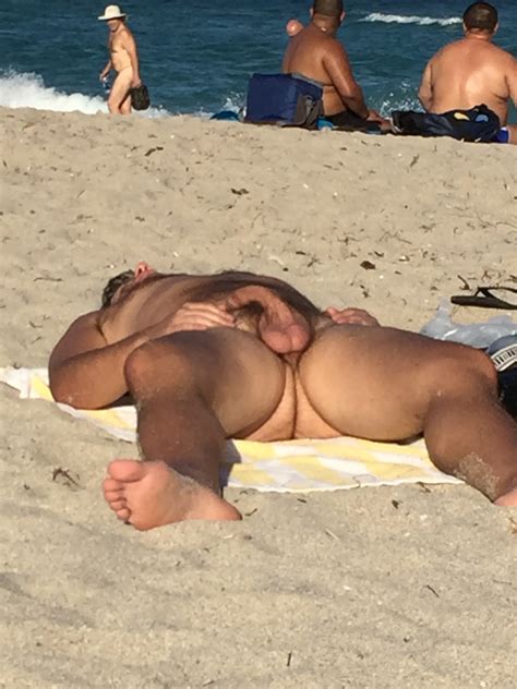 Beach SpyCamDude